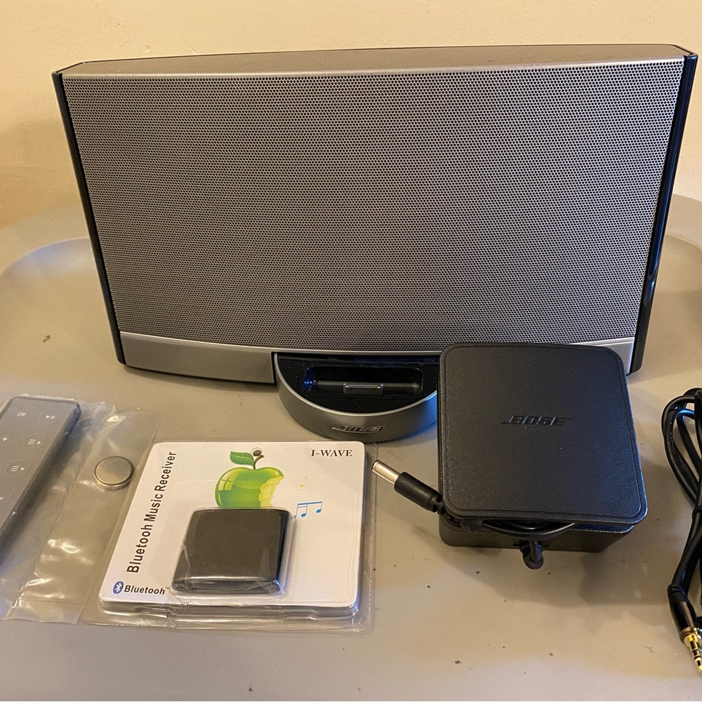 Bose Sounddock Portable Digital Music System Speaker (Bluetooth)